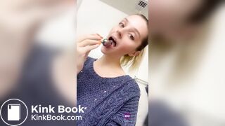 SCAT - Hot girls Pooping