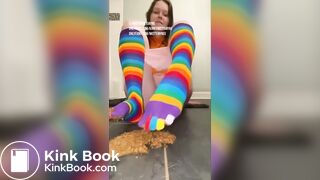 SCAT - Sexy girls Pooping 2