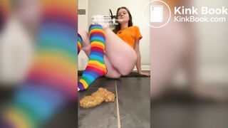 SCAT - Sexy girls Pooping 2
