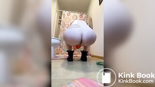 SCAT - Sexy girls Pooping 4