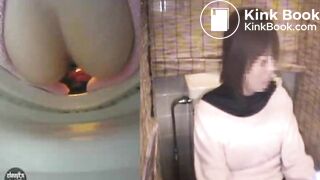 SCAT - Asian girls pooping in the toilet 7