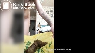 SCAT - Sexy girls Pooping 6
