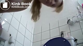 SCAT - Sexy girls Pooping 7