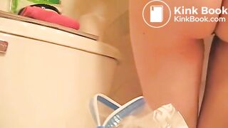 SCAT - Sexy girls Pooping 9