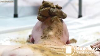 SCAT - Sexy girls Pooping 12