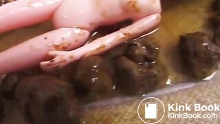 SCAT - Sexy girls Pooping 5