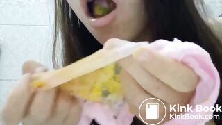SCAT - Sexy girls Pooping 13