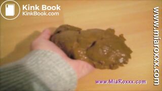 SCAT - Sexy girls Pooping 7