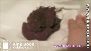 SCAT - Sexy girls Pooping 7