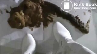 SCAT - Sexy girls Pooping 8