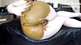 SCAT - Sexy girls Pooping 14