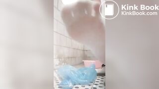 SCAT - Sexy girls Pooping 13