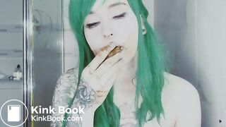 SCAT - Sexy girls Pooping 10