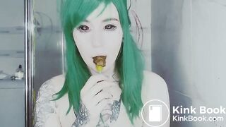 SCAT - Sexy girls Pooping 10