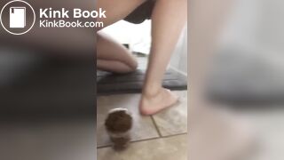 SCAT - Sexy girls Pooping 8
