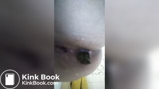 SCAT - Sexy girls Pooping 17