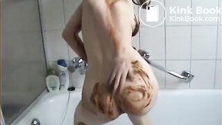 SCAT - Sexy girls Pooping 19