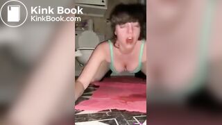 SCAT - Sexy girls Pooping 15