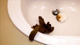 SCAT - Sexy girls Pooping 20
