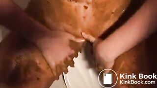 SCAT - Sexy girls Pooping 22