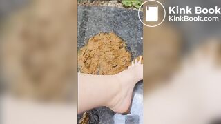 SCAT - Sexy girls Pooping 20