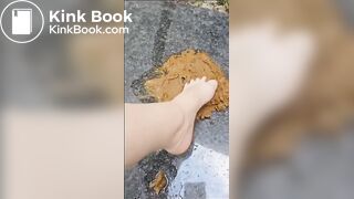 SCAT - Sexy girls Pooping 20