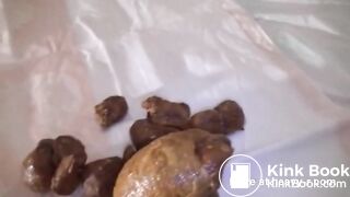 SCAT - Sexy girls Pooping 24