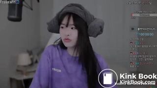 SCAT - Sexy girls Pooping 17