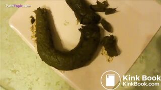 SCAT - Sexy girls Pooping 25