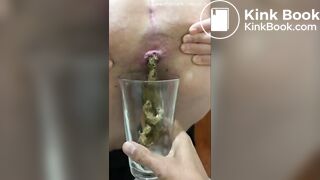 SCAT - Sexy girls Pooping 17
