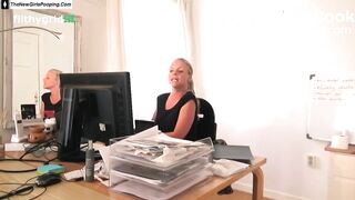 SCAT - Sexy girls Pooping 16