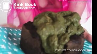 SCAT - Sexy girls Pooping 22