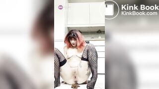 SCAT - Sexy girls Pooping 18