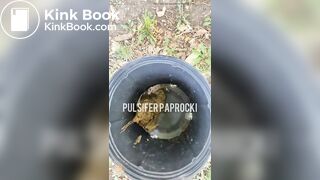 SCAT - Sexy girls Pooping 26