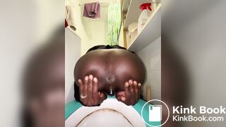 SCAT - Sexy girls Pooping 27