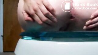 SCAT - Sexy girls Pooping 24