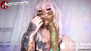 SCAT - Sexy girls Pooping 22