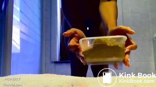 SCAT - Sexy girls Pooping 24