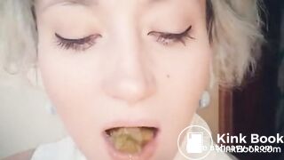 SCAT - Sexy girls Pooping 29