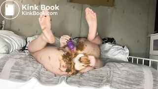 Girl panty pooping then fucking her ass with a dil