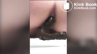 SCAT - Sexy girls Pooping 25