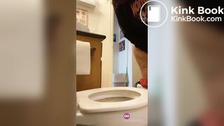SCAT - Sexy girls Pooping 32