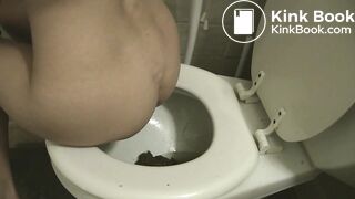 SCAT - Sexy girls Pooping 32