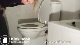 SCAT - Sexy girls Pooping 33