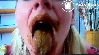 SCAT - Sexy girls Pooping 27