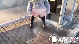 SCAT - Sexy girls Pooping 29