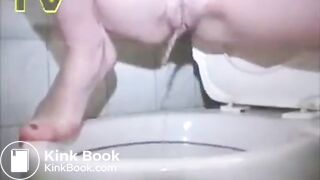 SCAT - Sexy girls Pooping 34