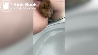 SCAT - Sexy girls Pooping 25