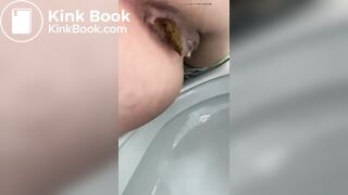 SCAT - Sexy girls Pooping 25