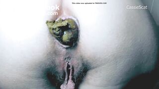SCAT - Sexy girls Pooping 34